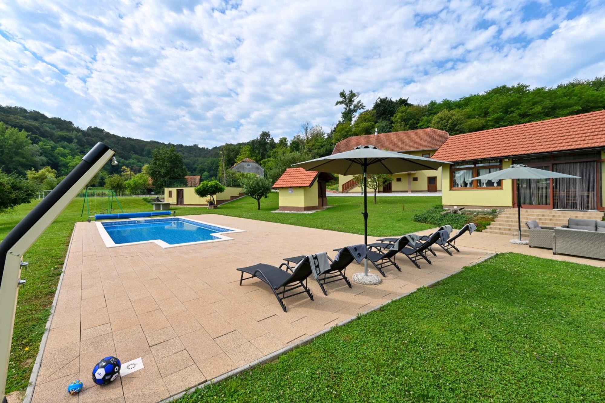 Ruralna Kuca 'Villa Zagorka' Za Odmor Sa Bazenom I Bocalistem Donja Pacetina Esterno foto